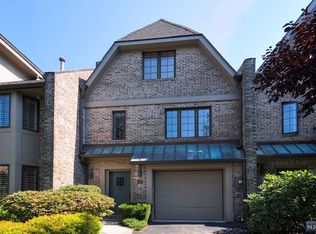 26 Sherwood Downs, Park Ridge, NJ 07656