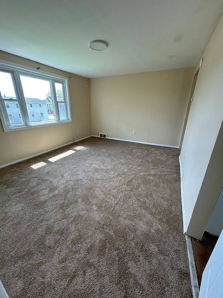 Building Photo - 437 Midland Ave #7