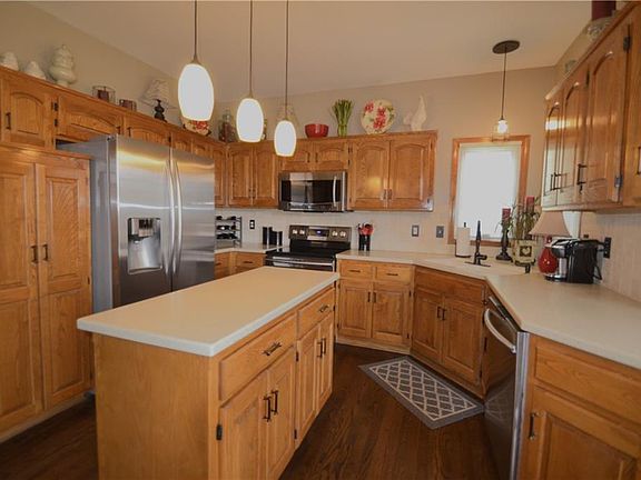 5th image of 9608 W 129th St