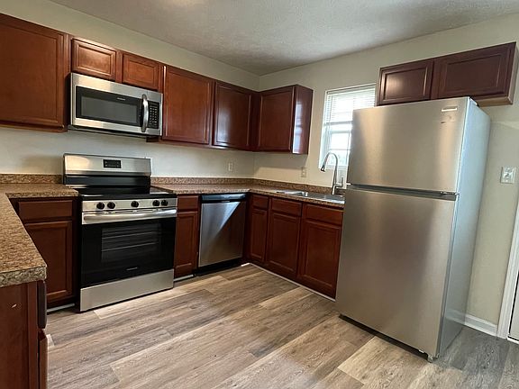 4th image of 1822 Country Meadows Dr #1
