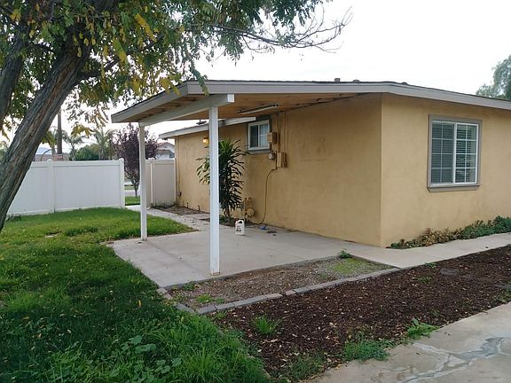 Covered patio in Back Yard