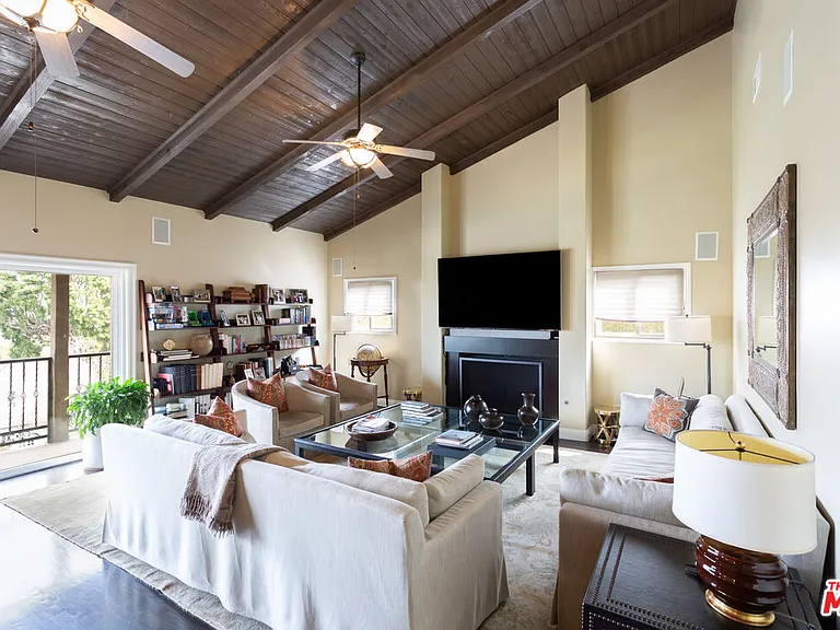 13902 Valley Vista Blvd — Photo 2