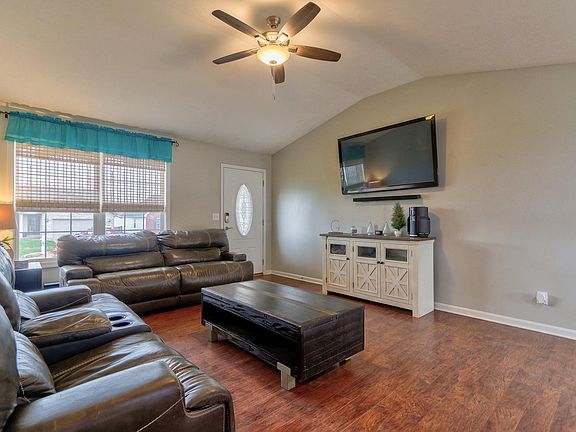 4th image of 13331 Wildflower Dr