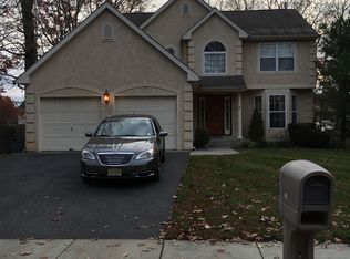 46 Brearly Dr, Sicklerville, NJ 08081