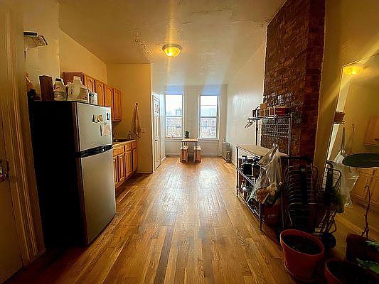 5th image of 271 Linden St #3R