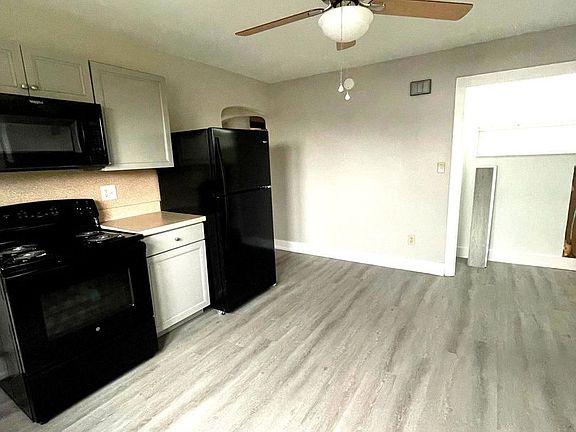 3rd image of 325 W Caracas Ave APT 2