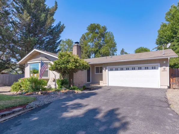 1660 NW Highland Ave, Grants Pass, OR 97526