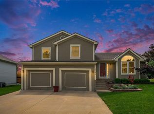 7704 N Mersington Ave, Kansas City, MO 64119