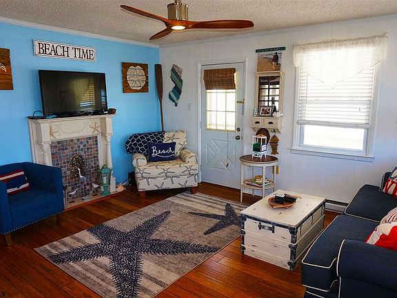 4th image of 4614 West Ave #2
