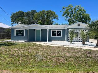 624 30th St E, Palmetto, FL 34221