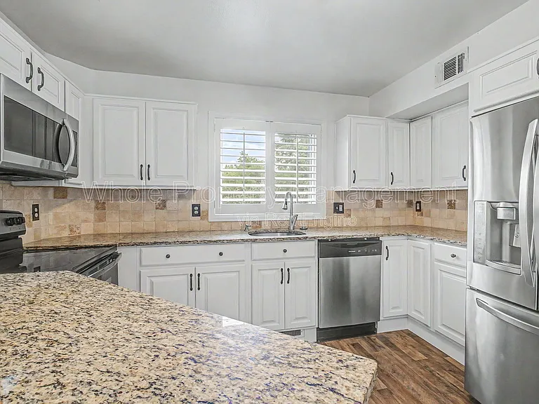 1330 S Monaco Street Pkwy #6 — Photo 7