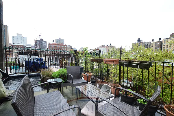 Rented by City Stop Realty | media 21