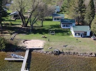 958 E Mullett Lake Rd, Indian River, MI 49749