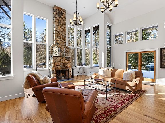 4th image of 12 Evergreen Lane