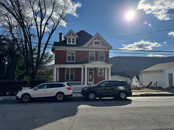 411 Center Ave, Jim Thorpe, PA 18229