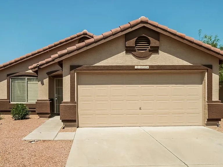 11026 E Delta Ave — Photo 1