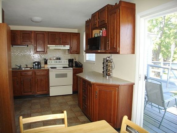 2nd image of 8226 Sarona Ln