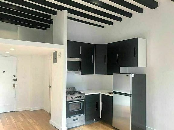3rd image of 179 E 93rd St APT 4A