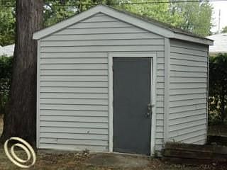 4th image of 30850 Brown St
