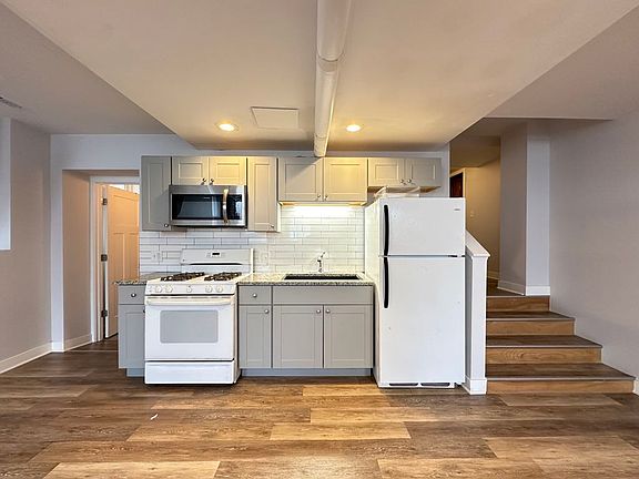 4th image of 4826.5 W Addison St #6H
