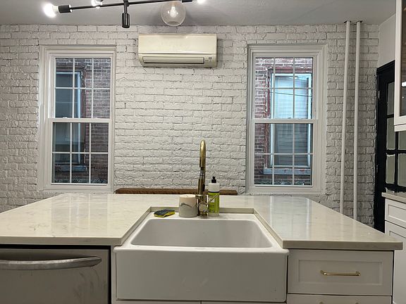 5th image of 1215 Marlborough St