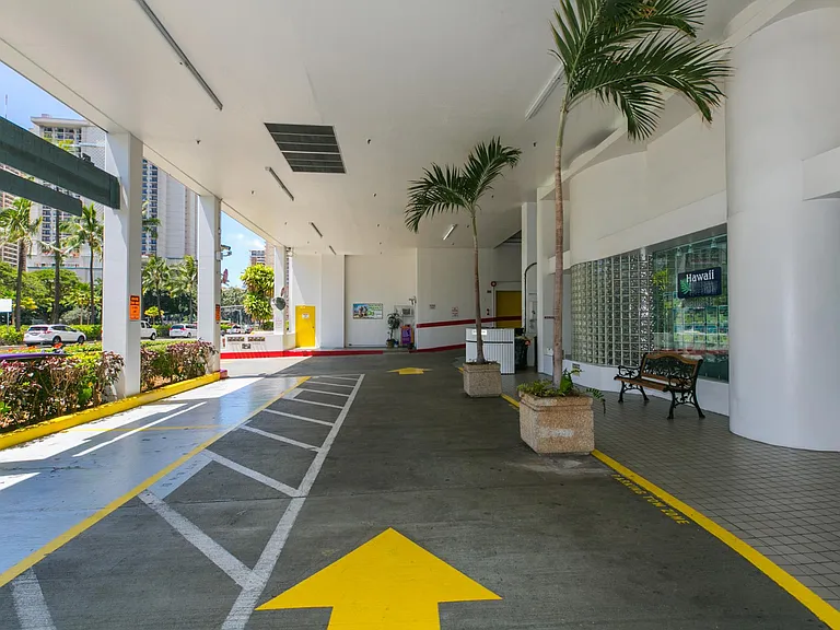 1920 Ala Moana Blvd #705 — Photo 26