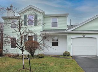 20 Rockhurst Dr, Penfield, NY 14526