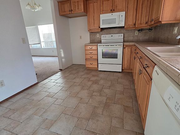 4th image of 2755 Georgia Dr