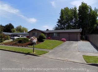 1910 E Viewmont Dr, Mount Vernon, WA 98273