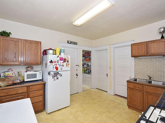 3rd image of 2933 N Murray Ave #2935