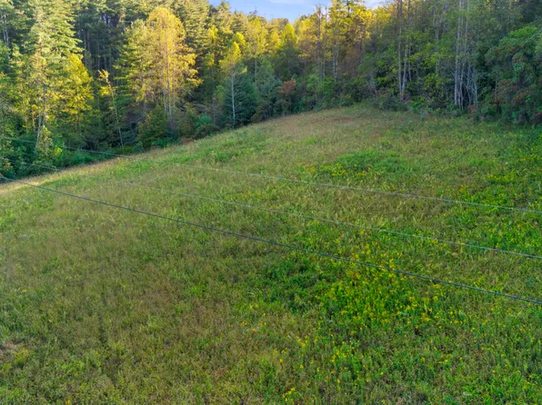 5531 State Highway 746, Campton, KY 41301