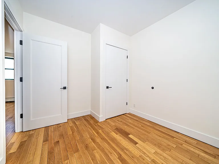 476 Pulaski St #2A — Photo 8