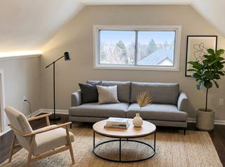 659 Wilson St #3, Hamilton, ON L8L 1V3