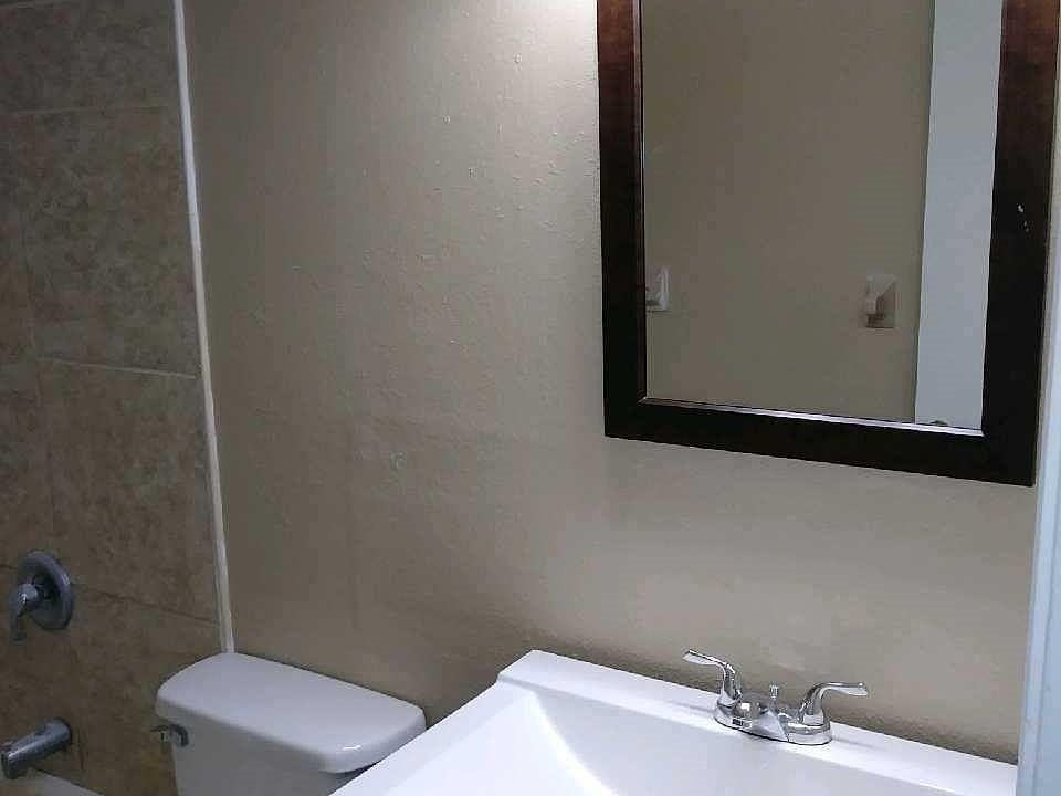 1st image of 645 SW Veronica Ave