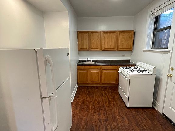 4th image of 635 W Roscoe St APT N3
