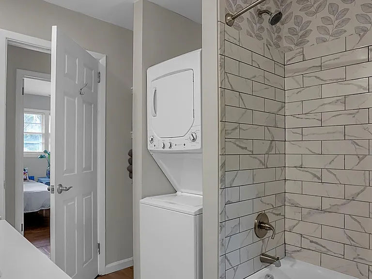 1152 Camden St — Photo 9