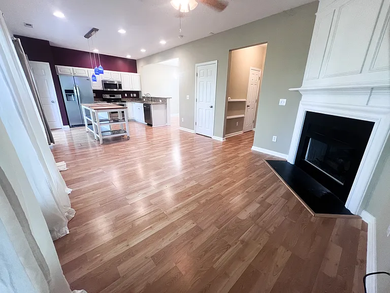 302 Mannington Dr — Photo 13