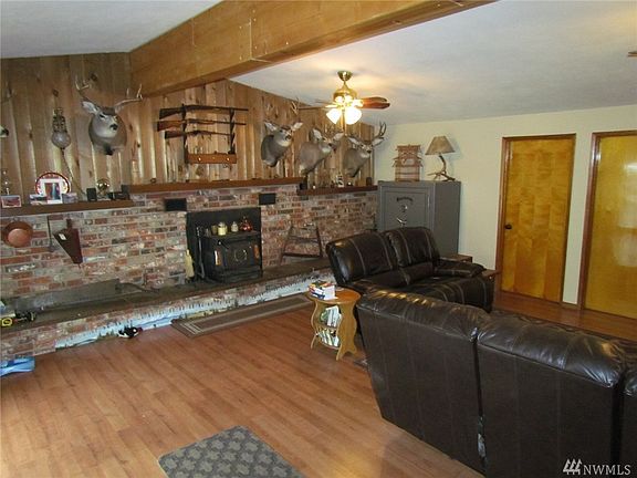 4th image of 1360 SE Somers Dr