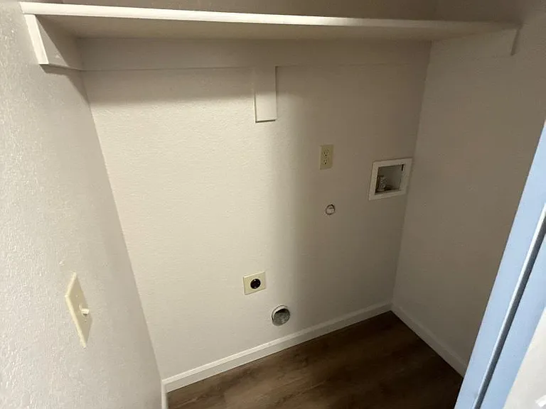 903 Bryan Ct — Photo 24