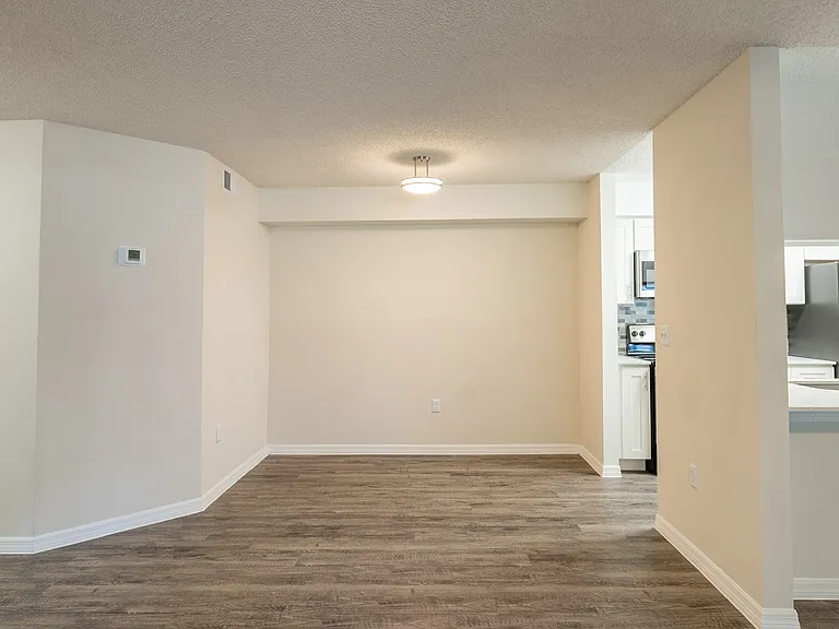 Fisherman's Landing Apartment Homes — Photo 5