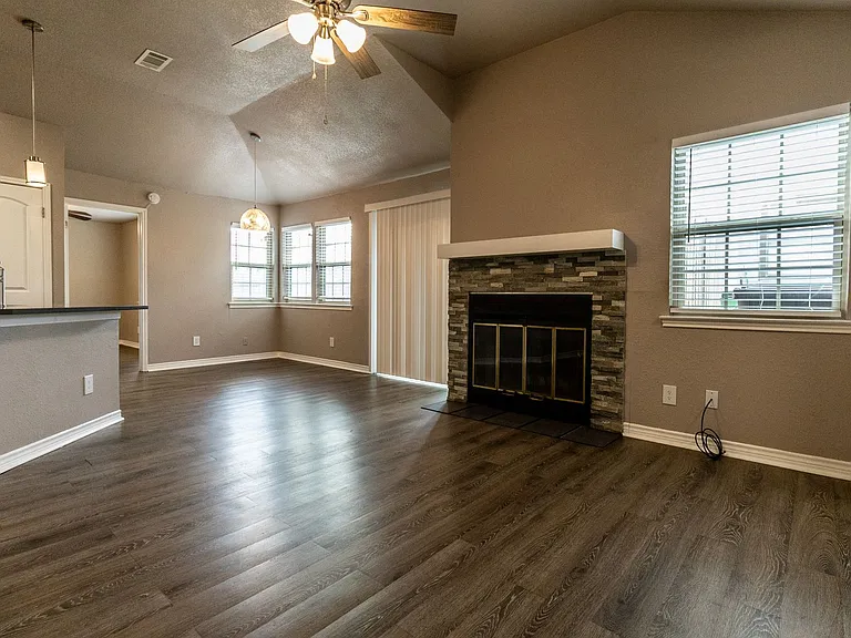1003 Hyridge St — Photo 4