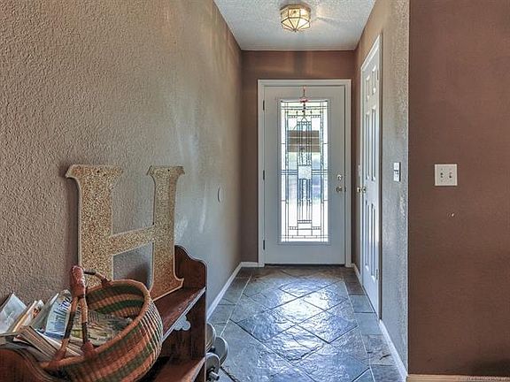 5th image of 13372 S Hickory Pl E