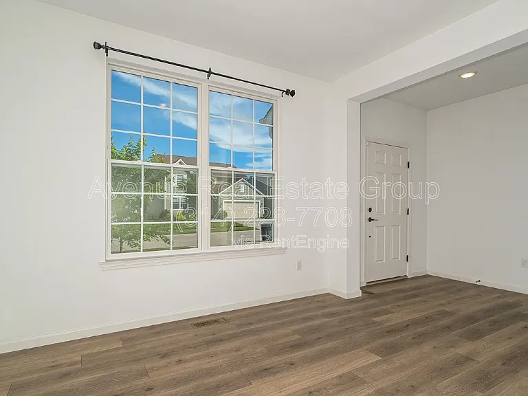 608 Highland Prairie Dr — Photo 10