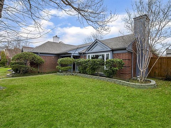 3rd image of 1310 Saddleback Ln