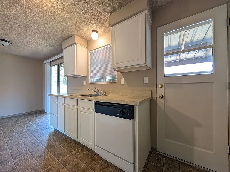 2064 Centennial Blvd — Photo 9