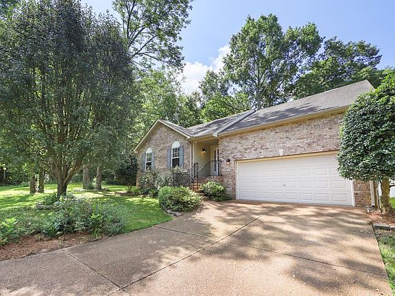 3rd image of 1017 Brookside Woods Blvd