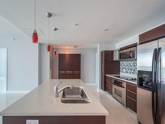 2nd image of 1900 N Bayshore Dr APT 3015