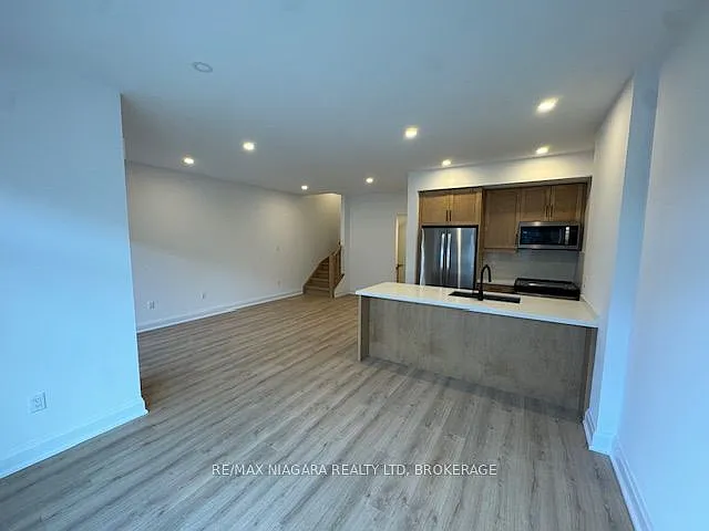 292 Vine St — Photo 4