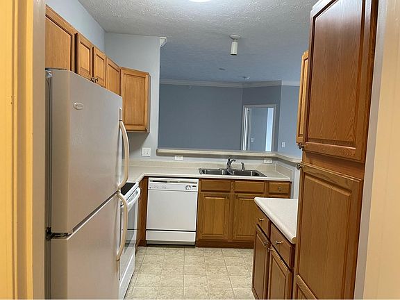 3rd image of 2335 Pinnacle Private Ct #207