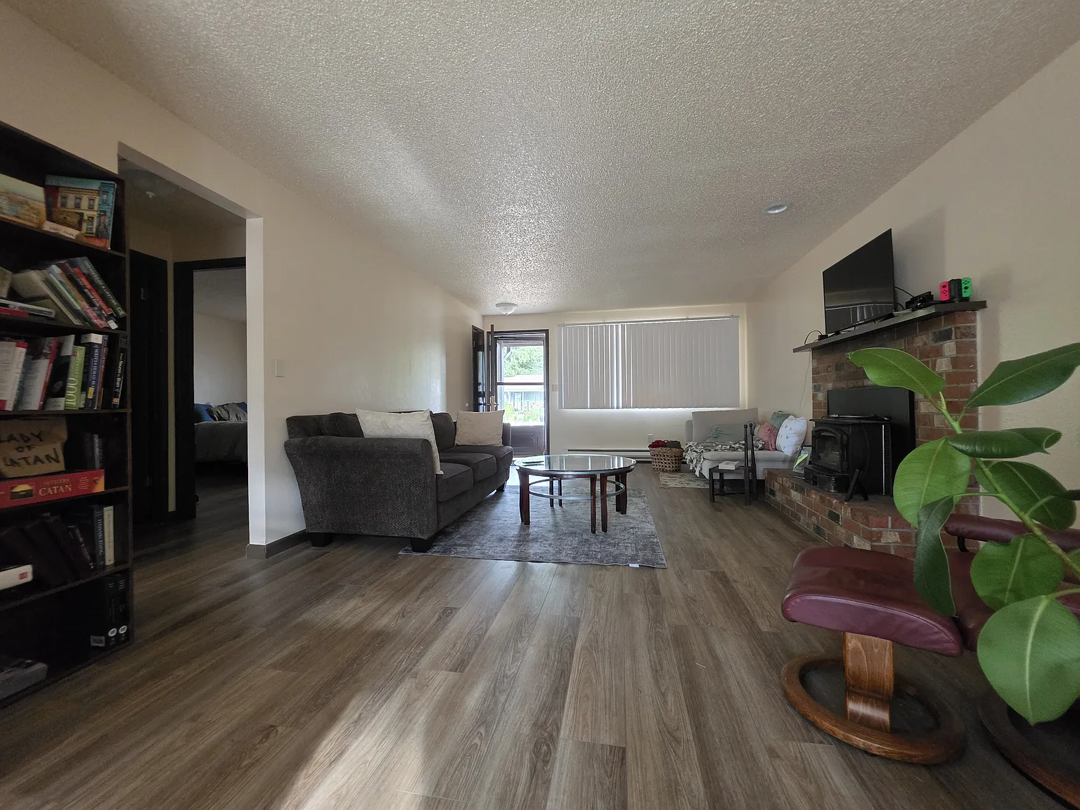 2 bed, 975 sqft, $1,875 — Photo 3